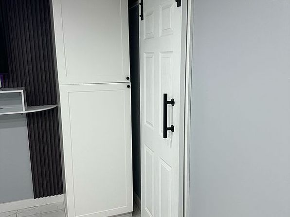 miami-florida-2057620878 picture