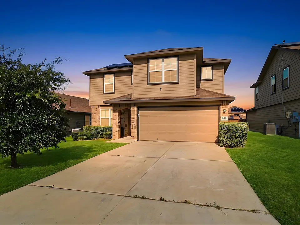 8106 Chestnut Blue Dr