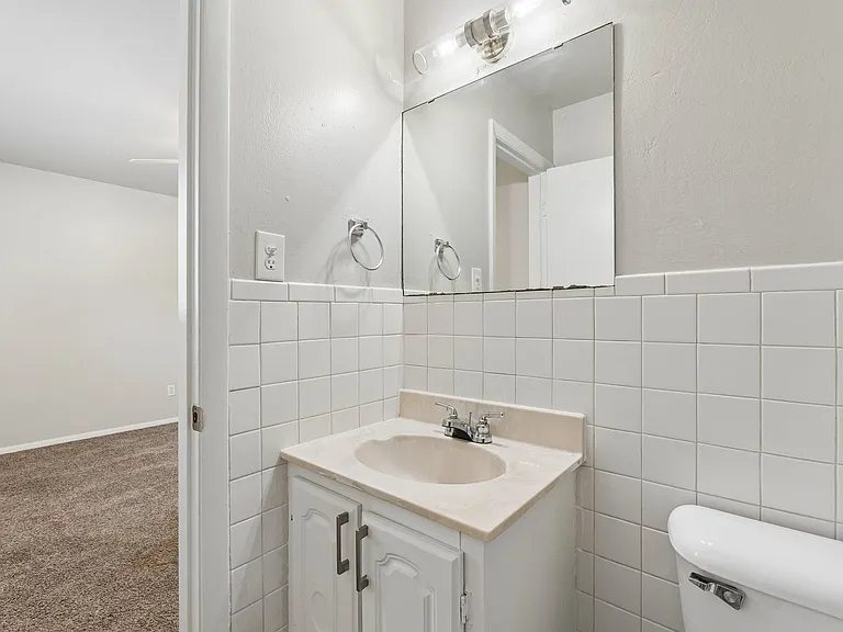 Terraces at Nichols Hills Renovated Two-Bedrooms — Photo 30