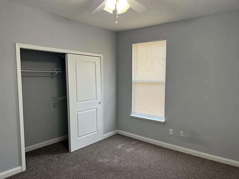 2527 N College Ave — Photo 6