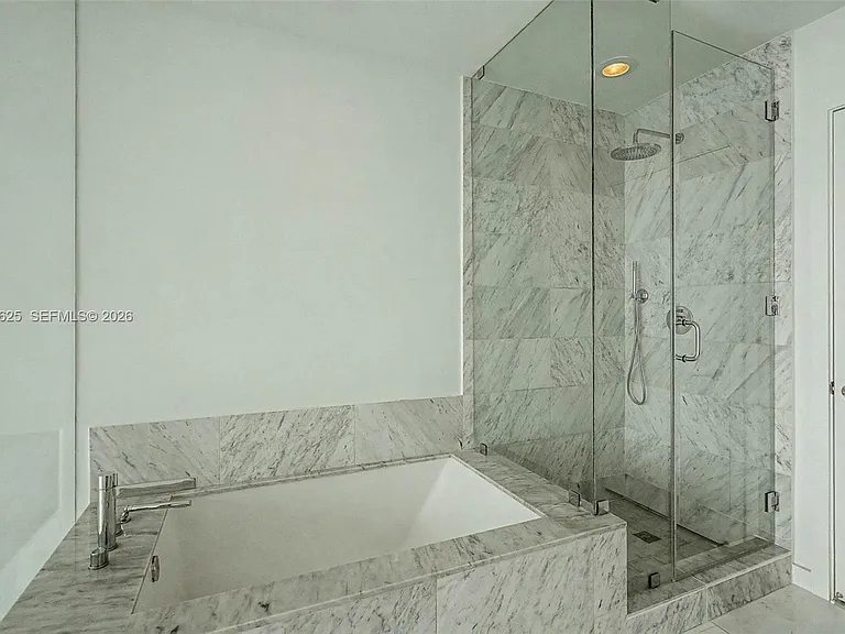 480 NE 31st St #3902 — Photo 21