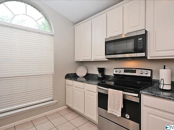 5th image of 2723 Columns Way SW