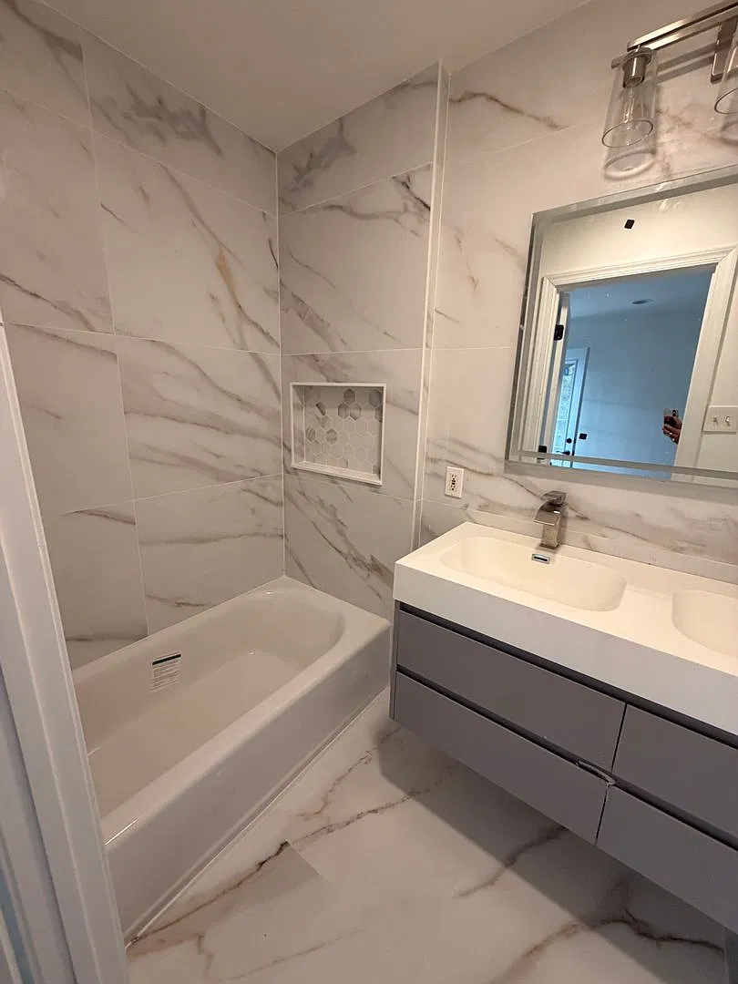 Modern 2BR Luxury in the Heart of Media-Steps from State Street — Photo 4