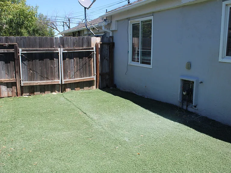 53 Alturas Ave #B — Photo 19