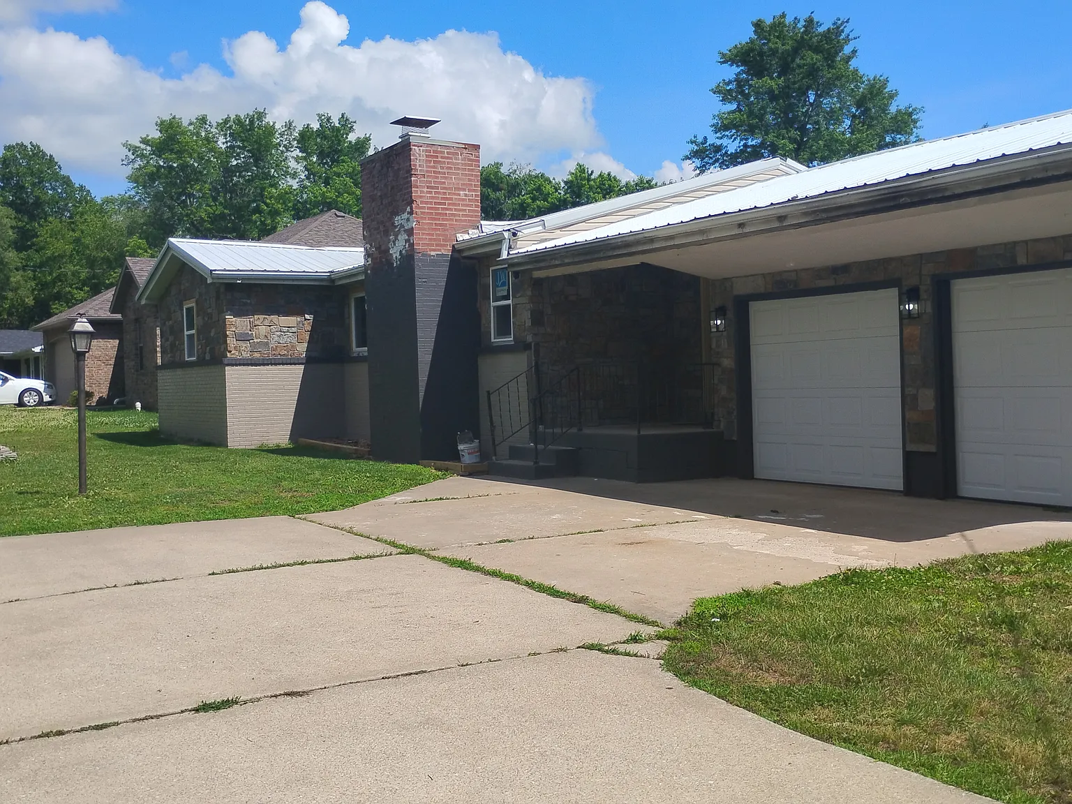 3006 E Gasconade St — Photo 1