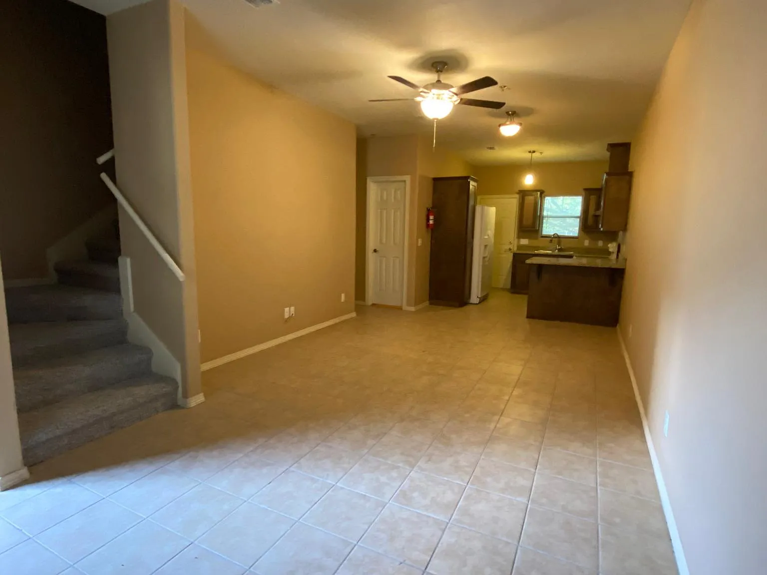 2 bed, 950 sqft, $798 — Photo 3
