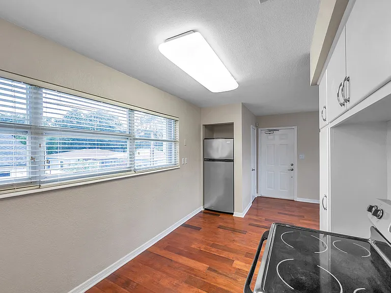 5637 Central Ave #1/2 — Photo 11