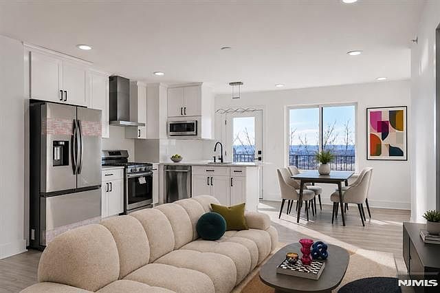 1st image of 2601 Jane St #304