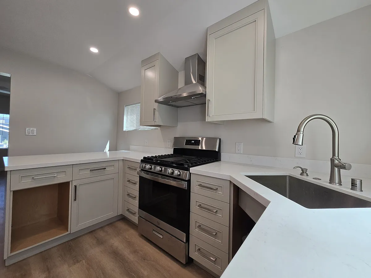 Building Photo - 4060-62 Ingalls St #4062
