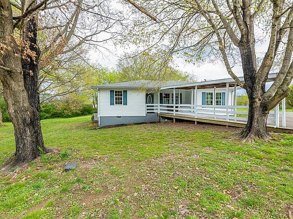 3rd image of 412 Greenwood Cir