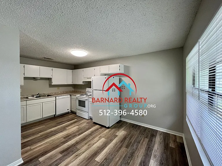 108 Lady Bird Lane — Photo 6
