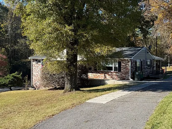 185 Diane Ln, Fort Oglethorpe, GA 30742