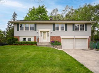 2S180 Kent Rd, Glen Ellyn, IL 60137