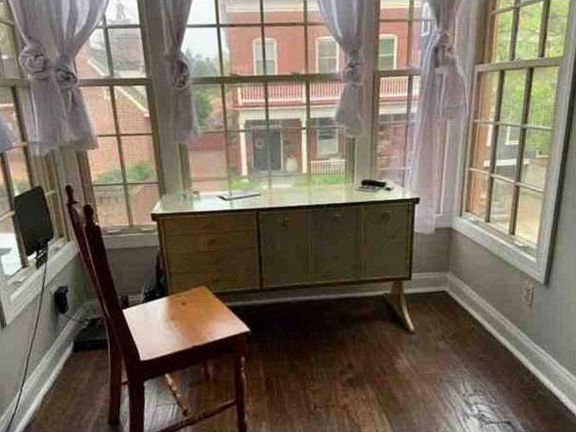 Office area in bay window