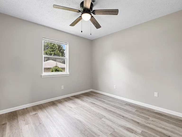 1064 Willowdale Rd #P — Photo 9