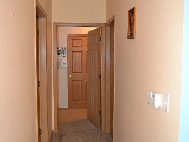 929 Genesee Dr — Photo 8