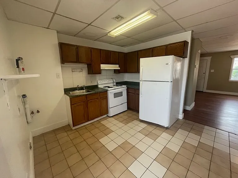 101 S Commonsway Dr #D — Photo 3
