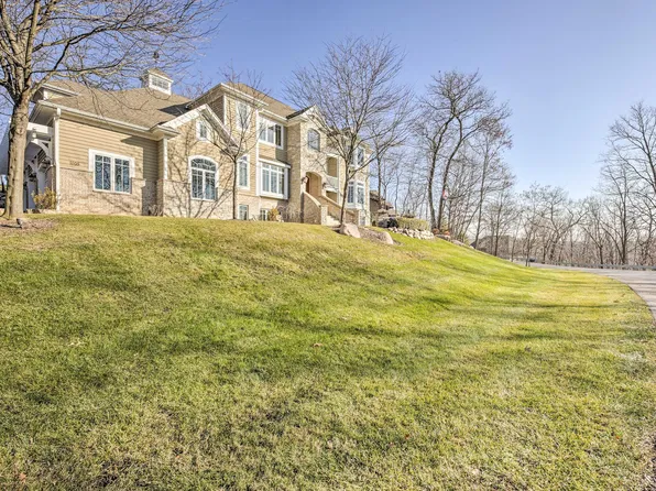 1105 Saratoga Ln, Lake Geneva, WI 53147