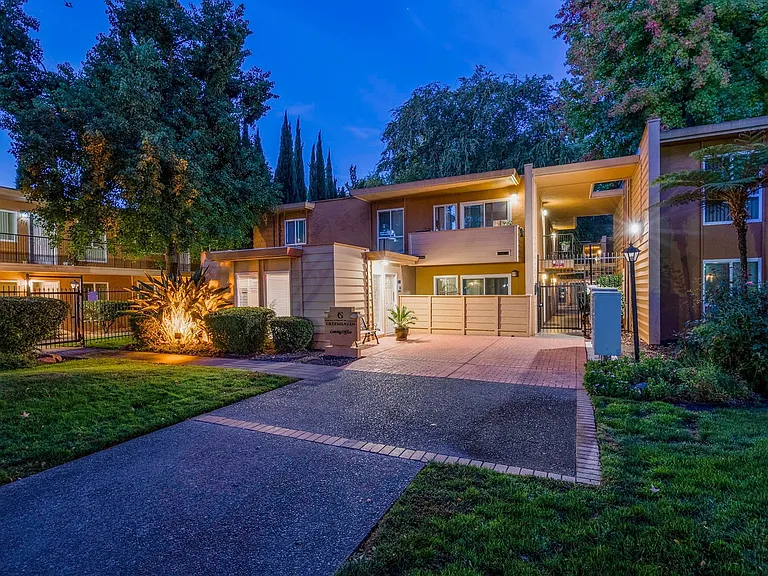 Villas at Greenhaven — Photo 7