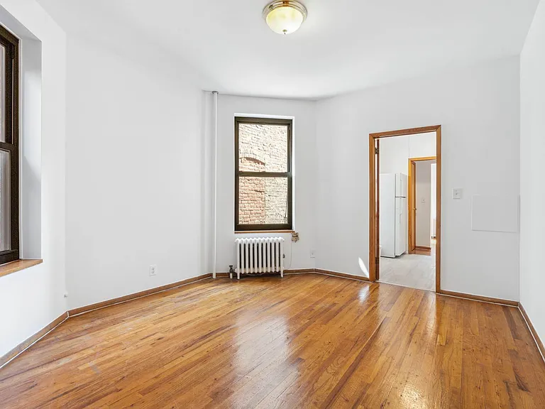 208 E 83rd St #5E — Photo 3