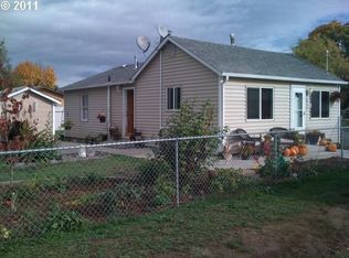 941 NE Bond St, Myrtle Creek, OR 97457