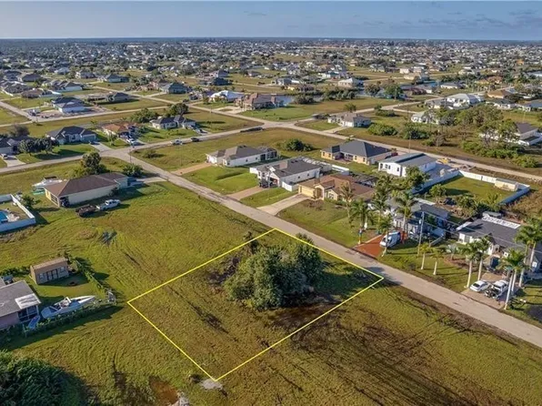 417 NW 25th Pl, Cape Coral, FL 33993