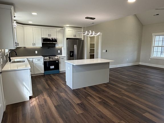 4th image of 539 Oak Tree Dr