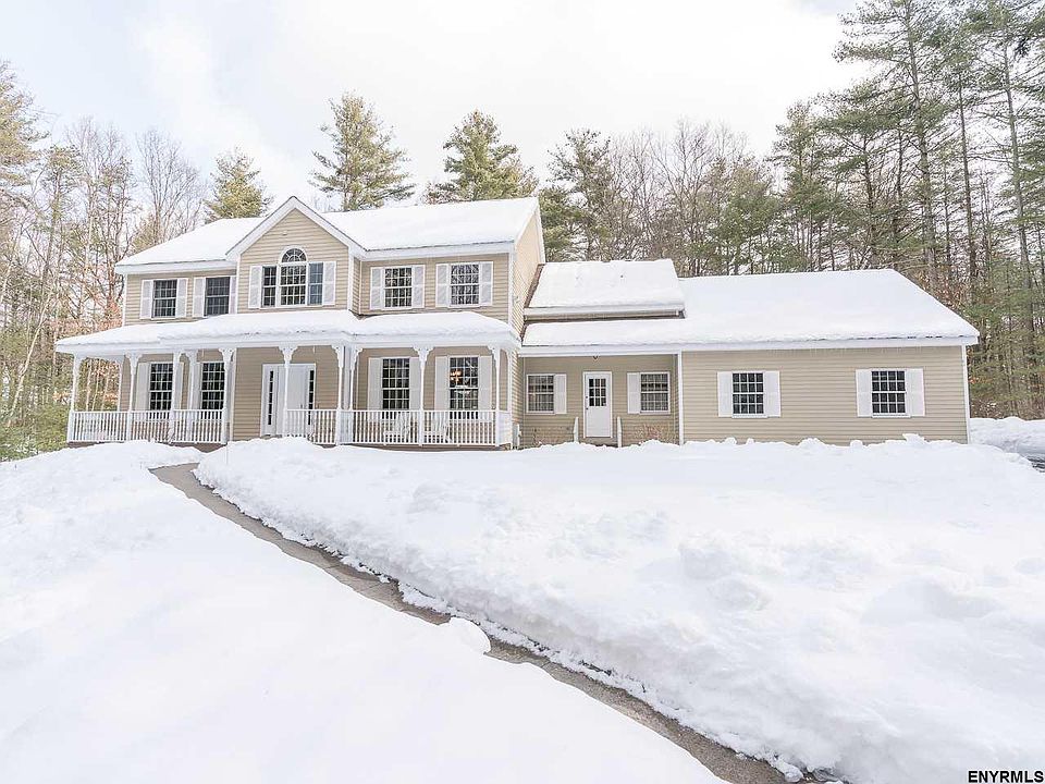 1st image of 28 Summerfield Ln