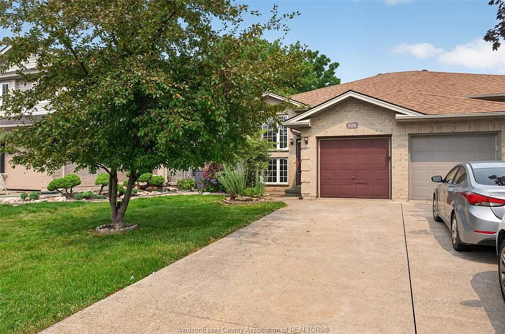 3 bed, $2,400 — Photo 2