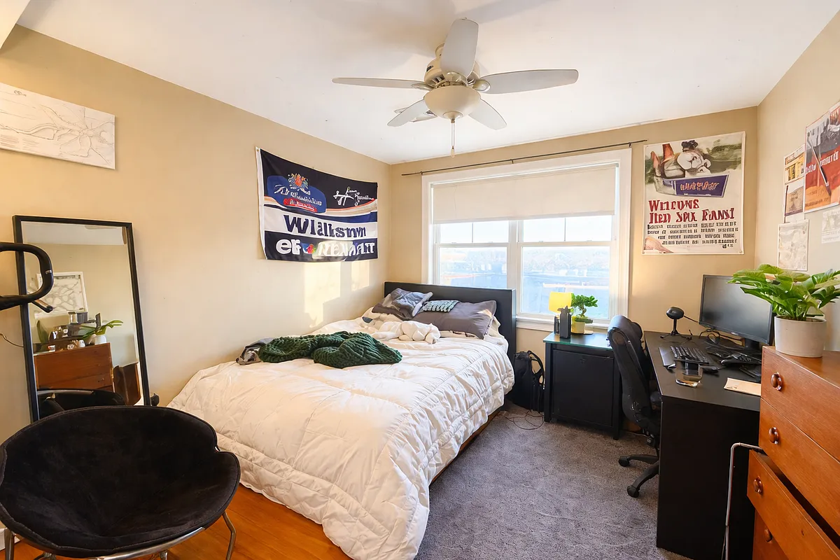 Building Photo - 16 Lawn St #B