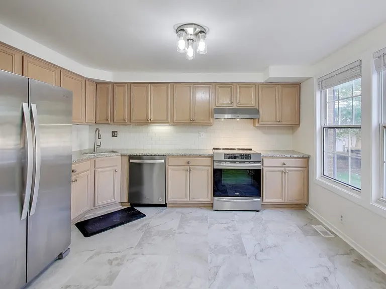 8932 Barrowgate Ct — Photo 2