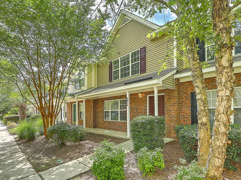 8074 Shadow Oak Dr — Photo 2