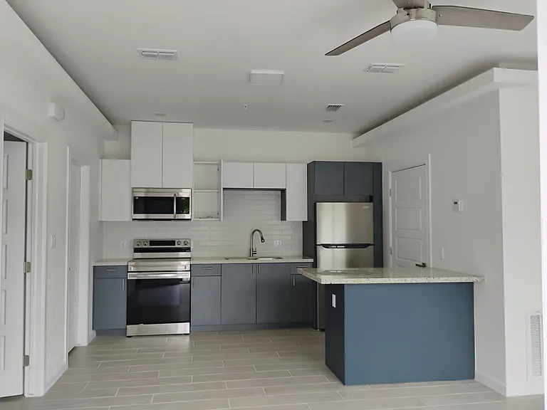 901 Yuma Ave #403 — Photo 10