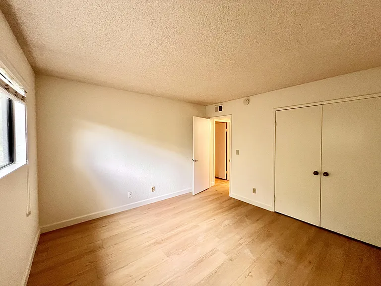 Bedroom (2)