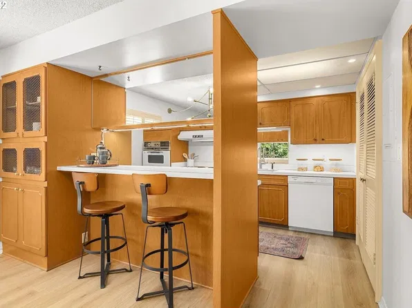 2211 SW 1st Ave Unit 605, Portland, OR 97201