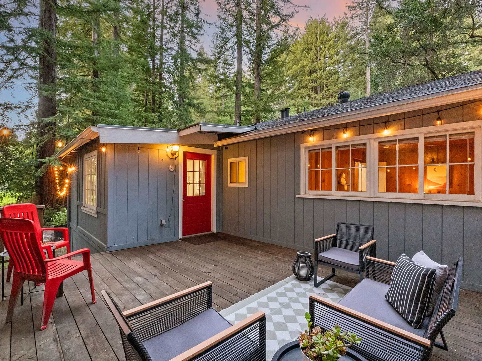 241 Redwood Way 4BD/2BA Mountain Retreat! — Photo 3