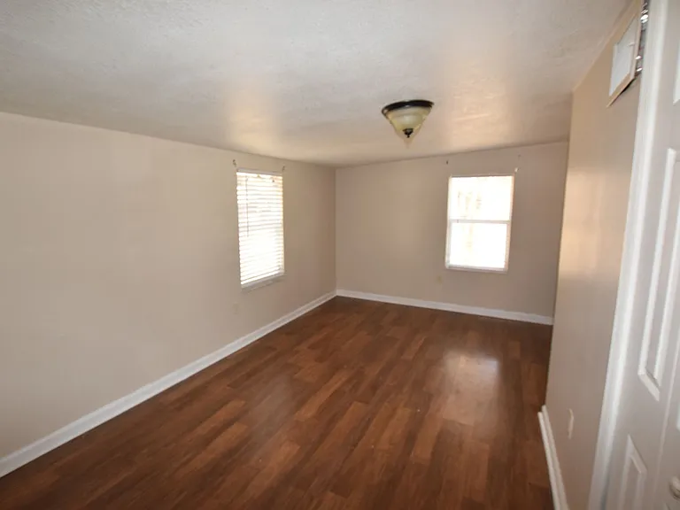 317 E Barnes Ave — Photo 24