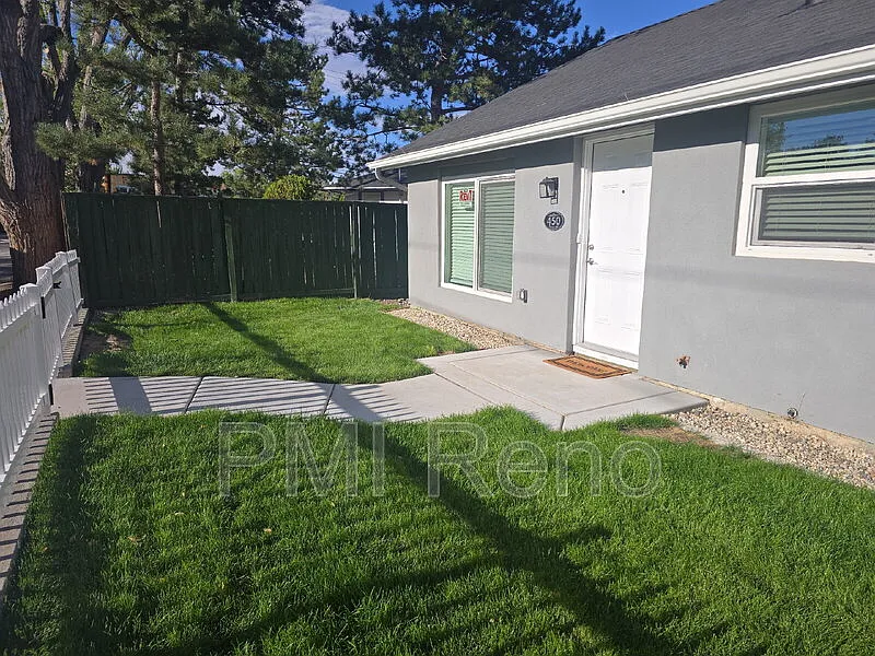 2 bed, 1.0 bath, 880 sqft, $2,056 — Photo 3