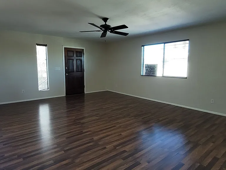 14236 N Oakwood Ln #D — Photo 5