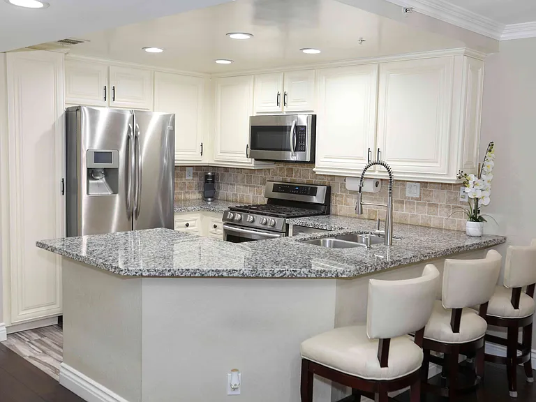 1751 Crystal Canyon Dr — Photo 9