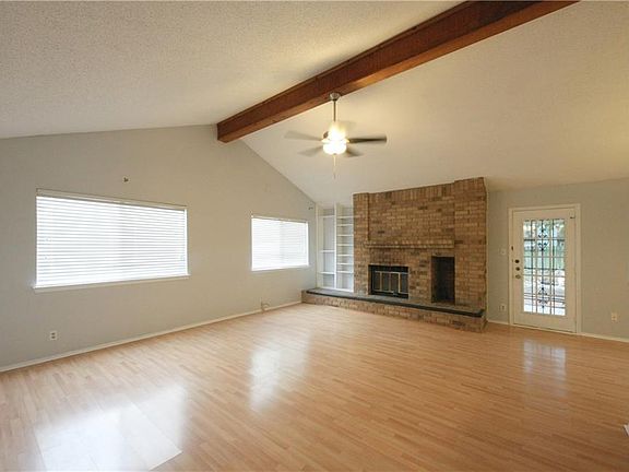 4th image of 8815 Black Oak St