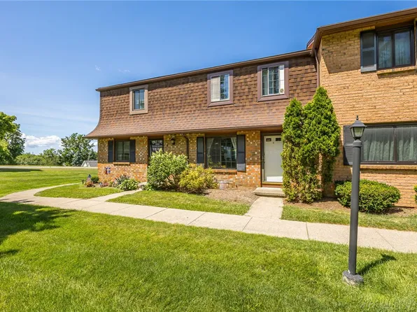 8 Surrey Hill Way, Rochester, NY 14623