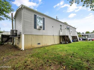 32 Bayshore Mobile Mnr, Hazlet, NJ 07730