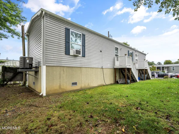 32 Bayshore Mobile Mnr Avenue, Hazlet, NJ 07730