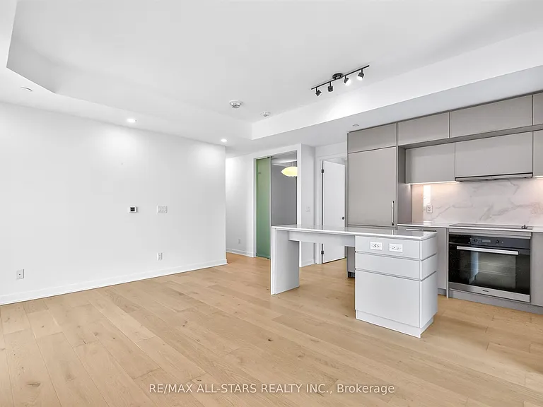 185 Alberta Ave — Photo 10