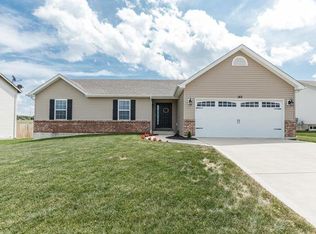 142 Prairie Bluffs Dr, Wentzville, MO 63385