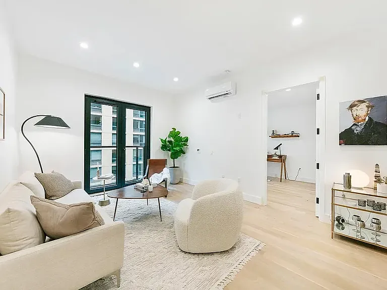 260 Gold St #713 — Photo 4