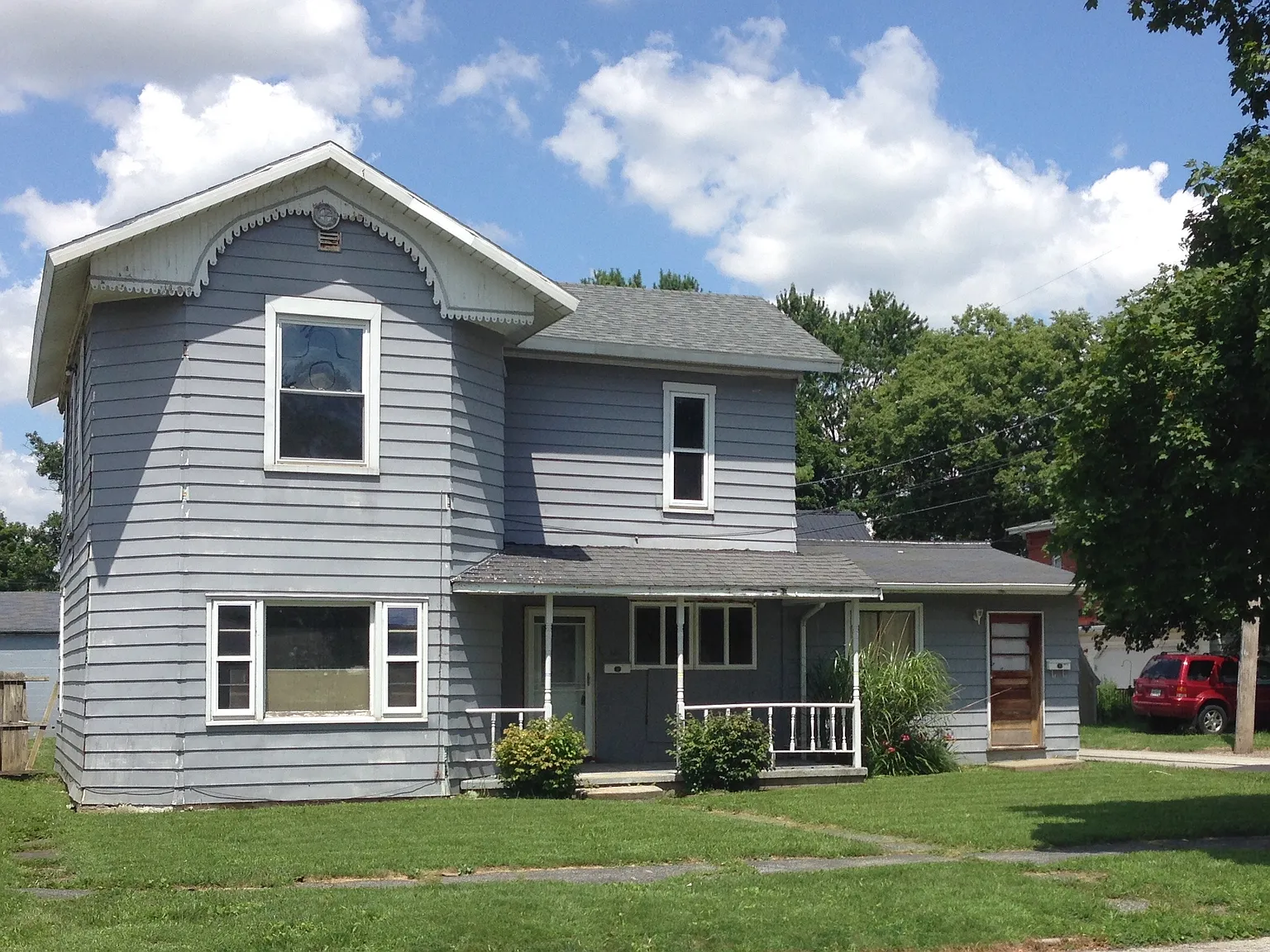 120 W Walnut St photo 1
