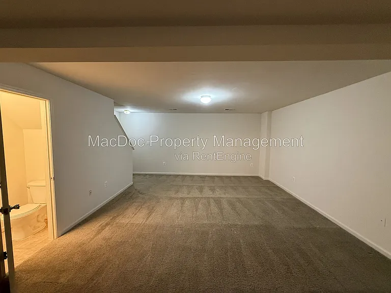 219 Merrill Ct — Photo 24
