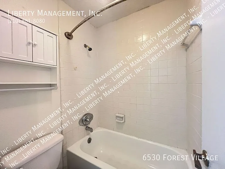 6530 Forest Vlg — Photo 28
